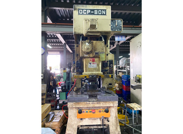 量產設備 - 沖床生產製件 - 80 ton 機台