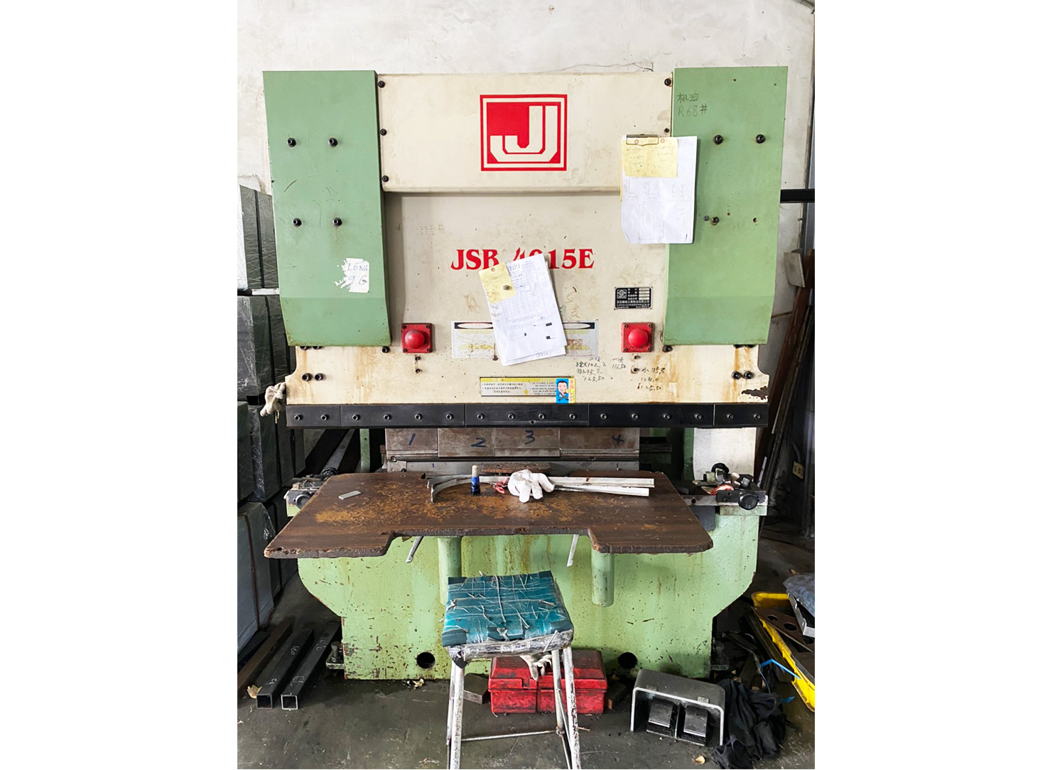 量產設備 - 沖壓技術 沖壓機械 沖床廠 - 折床機台
